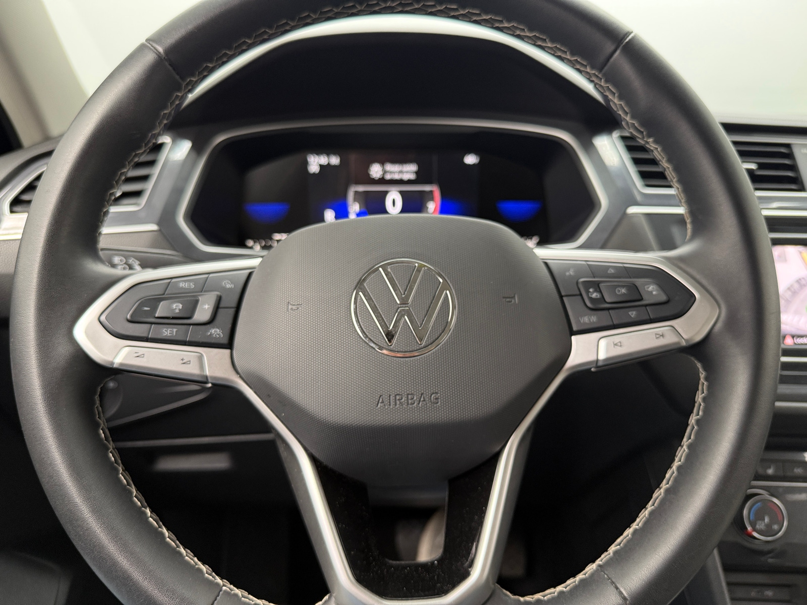 Thumbnail: 2024 Volkswagen Tiguan - 5