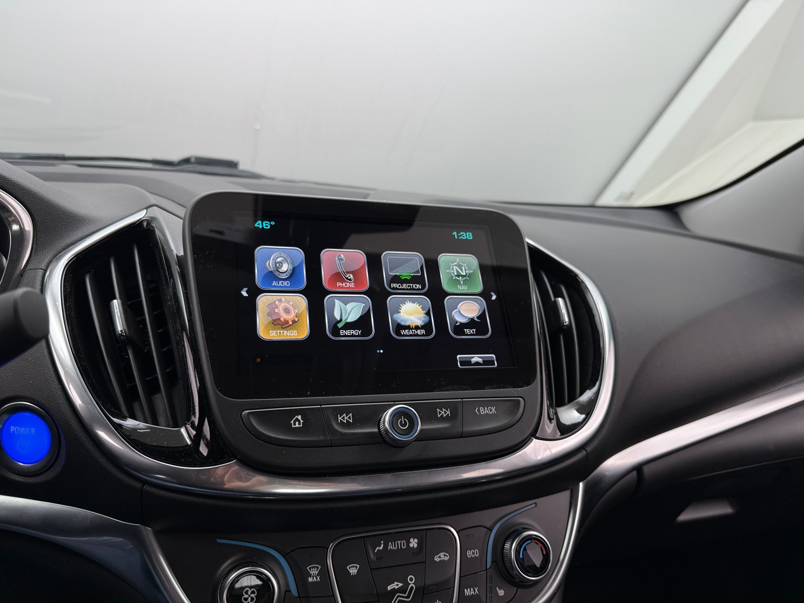 Thumbnail: 2018 Chevrolet Volt - 3