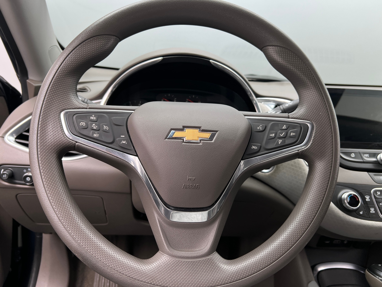 Thumbnail: 2020 Chevrolet Malibu - 5