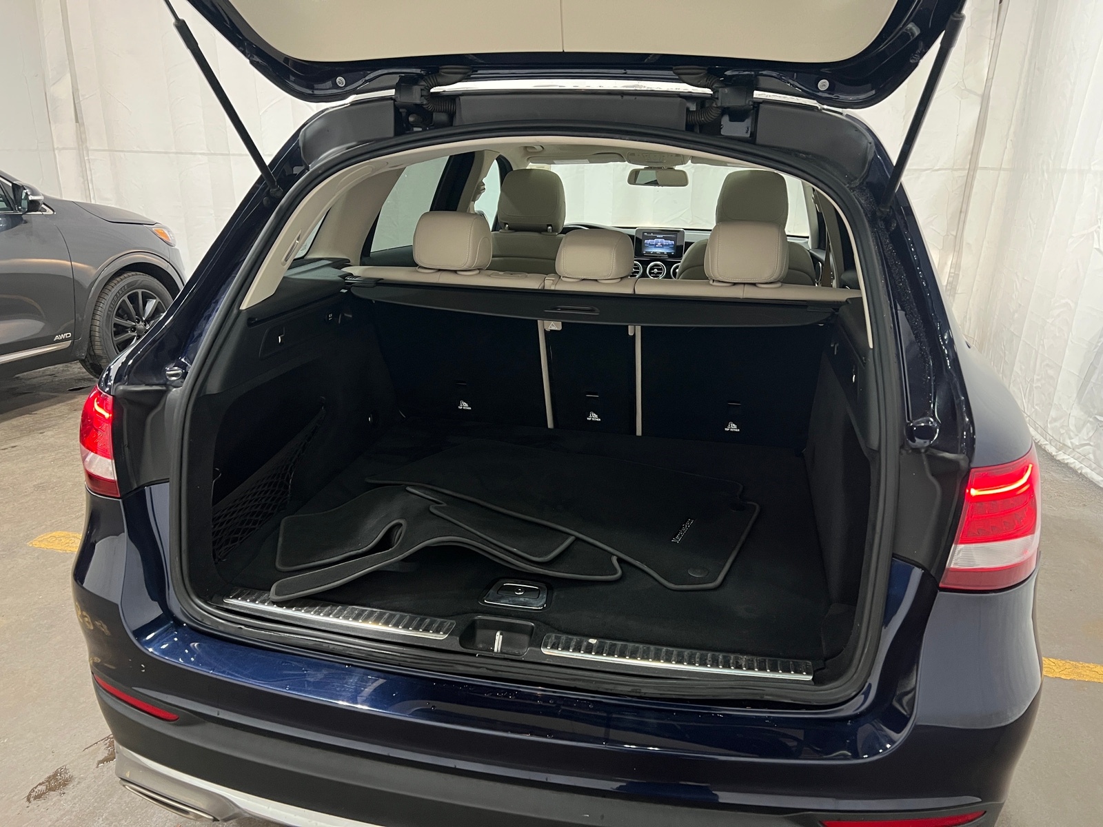 Thumbnail: 2017 Mercedes-Benz GLC - 6