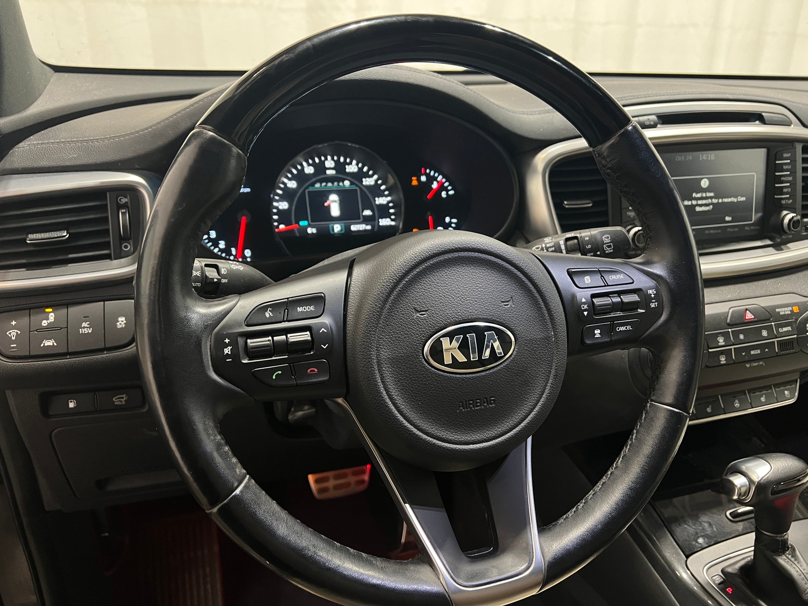 Thumbnail: 2017 Kia Sorento - 4