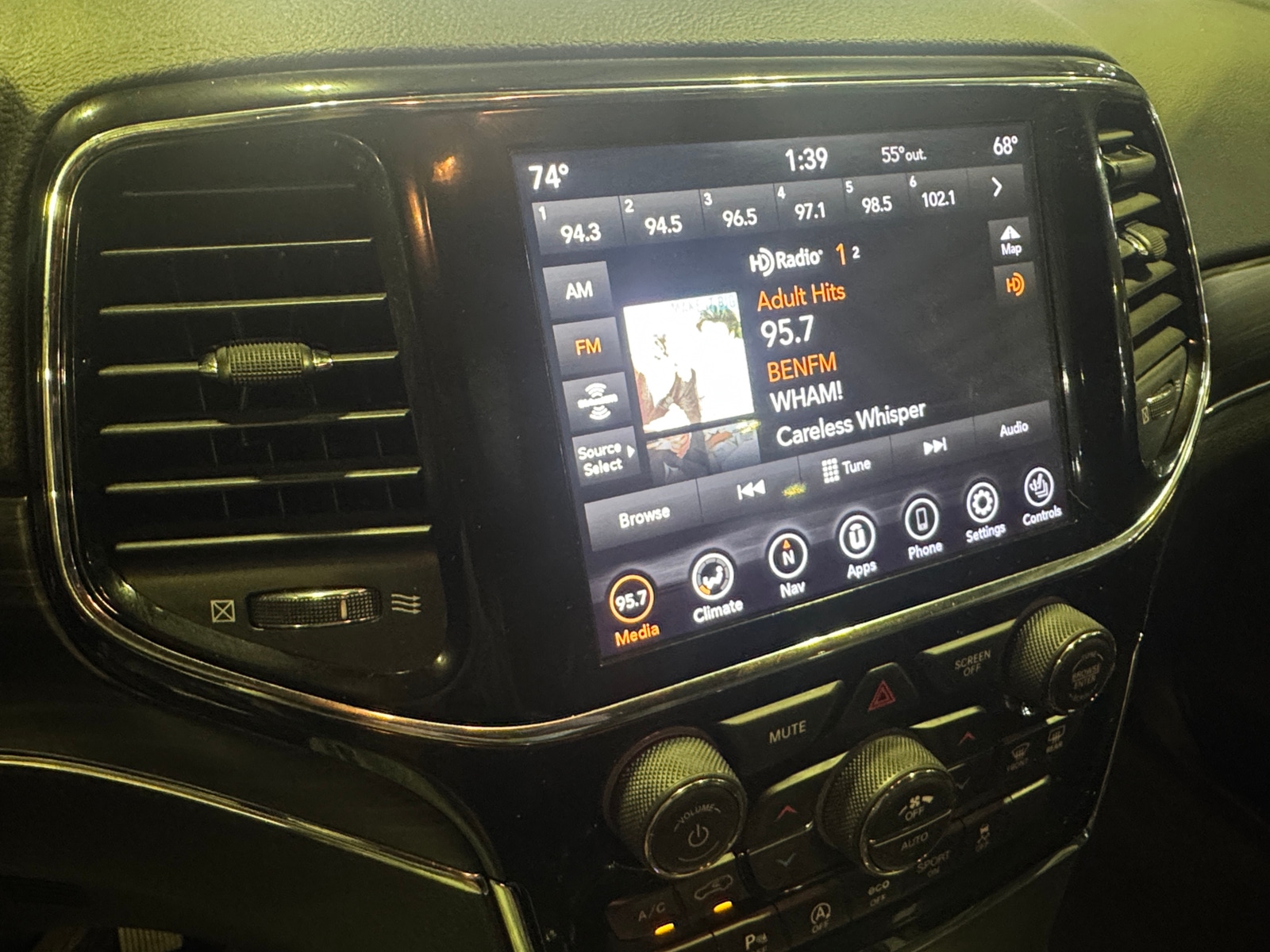 Thumbnail: 2020 Jeep Grand Cherokee - 3