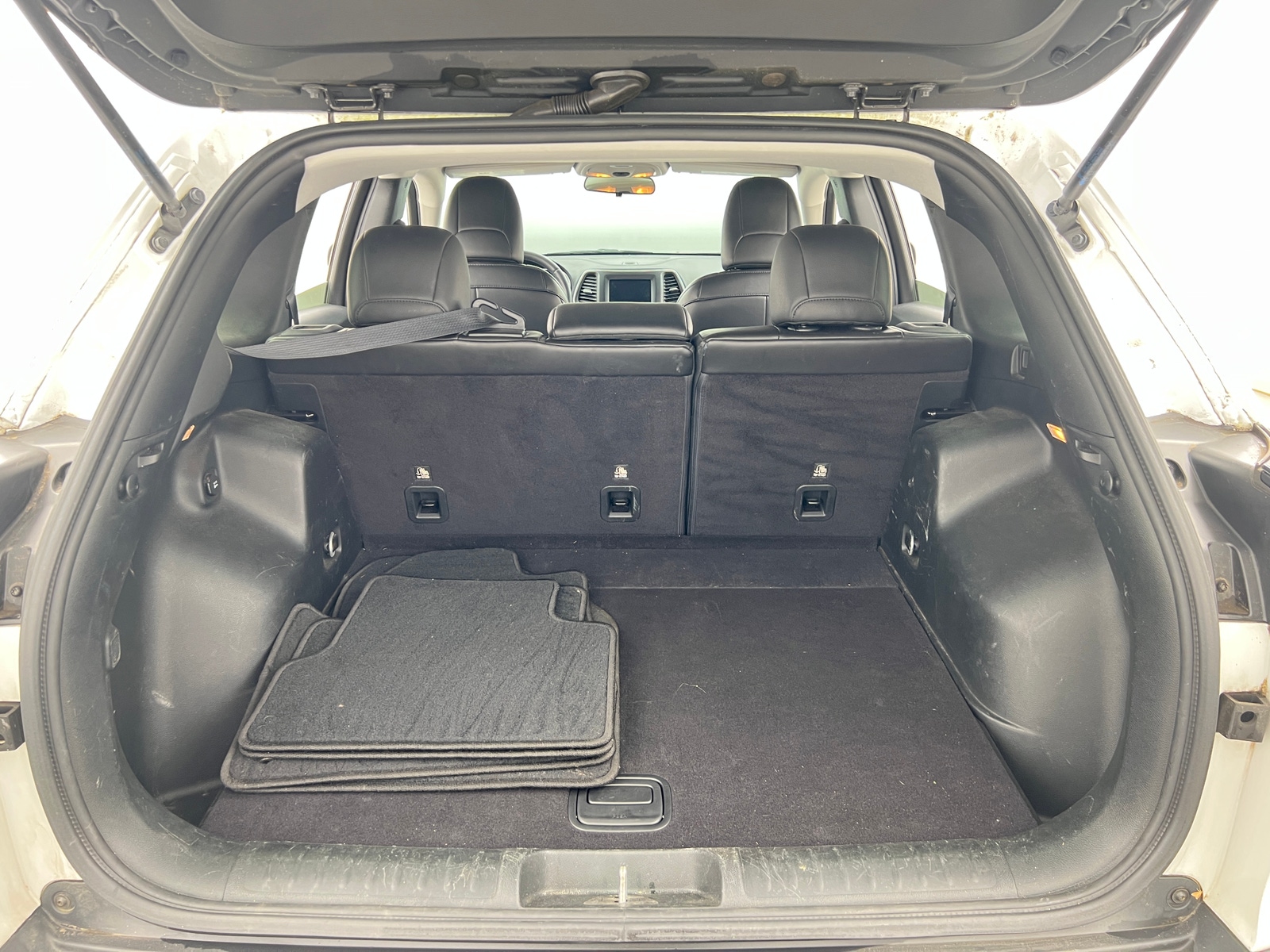 Thumbnail: 2019 Jeep Cherokee - 7