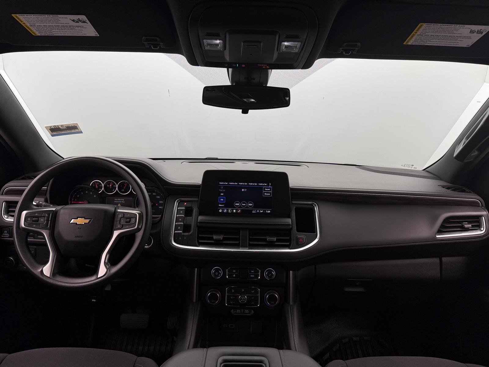 Thumbnail: 2022 Chevrolet Tahoe - 3