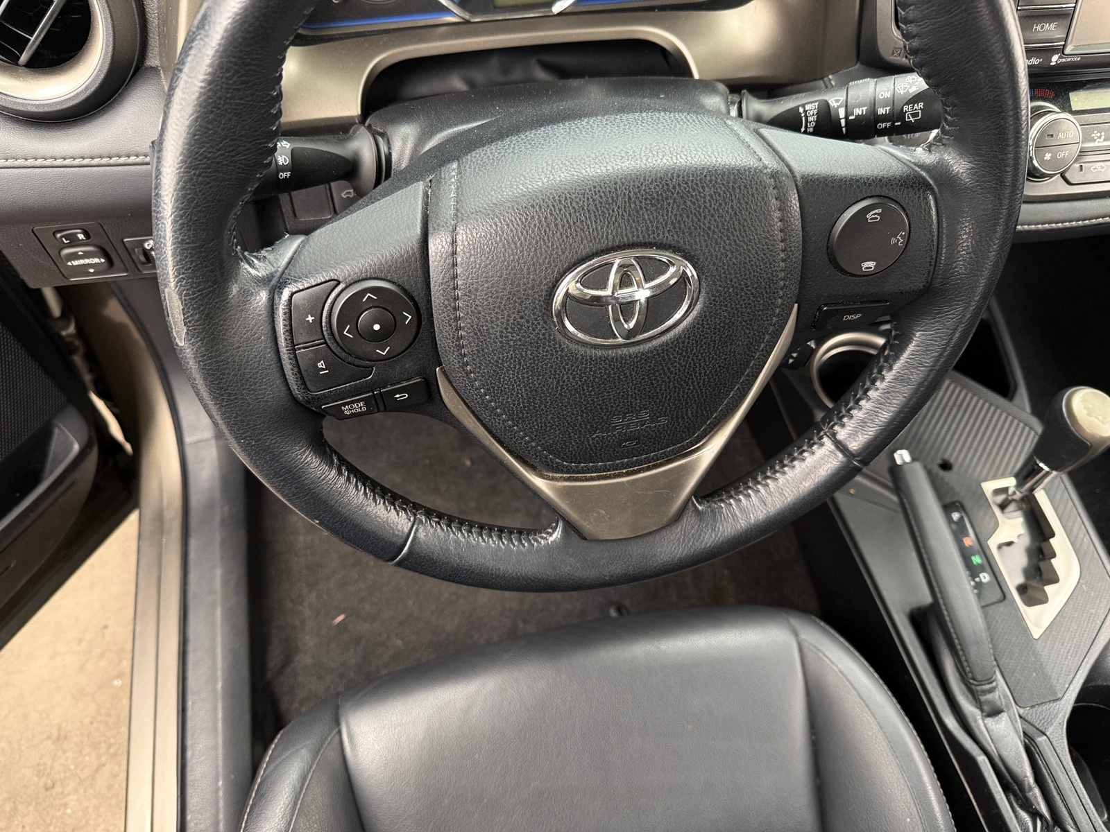 Thumbnail: 2015 Toyota RAV4 - 4