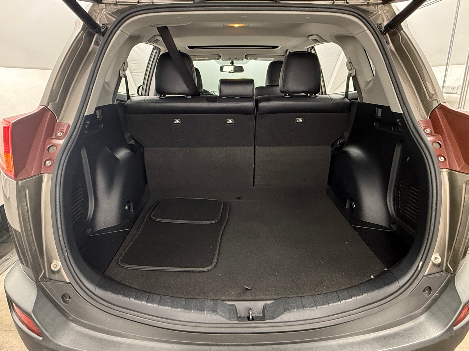 Thumbnail: 2015 Toyota RAV4 - 6