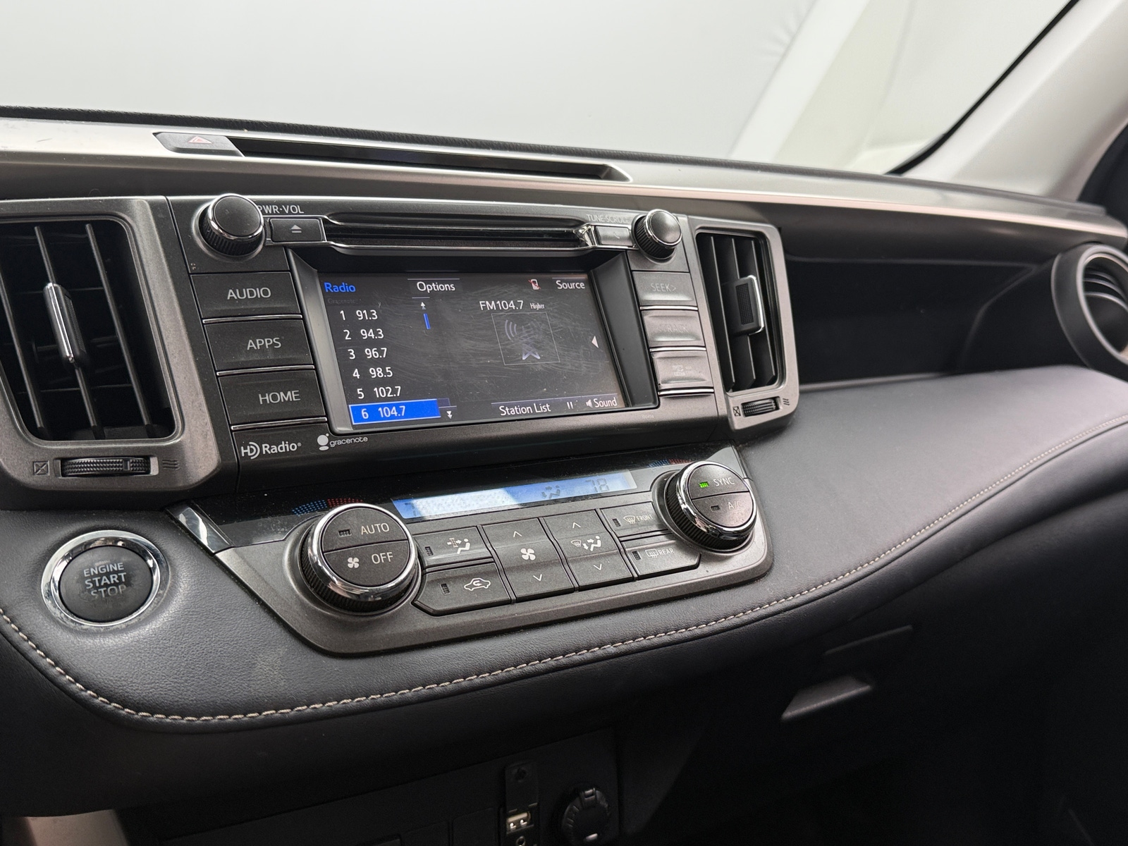 Thumbnail: 2015 Toyota RAV4 - 3