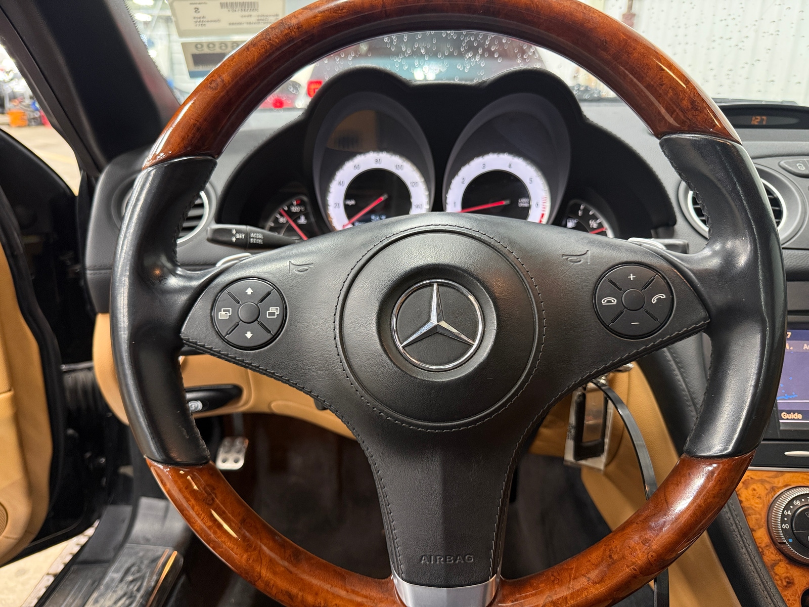 Thumbnail: 2011 Mercedes-Benz SL-Class - 4