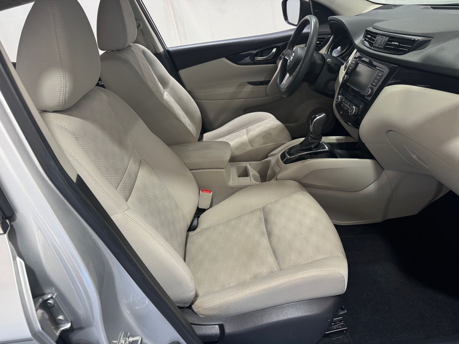 Thumbnail: 2020 Nissan Rogue Sport - 2