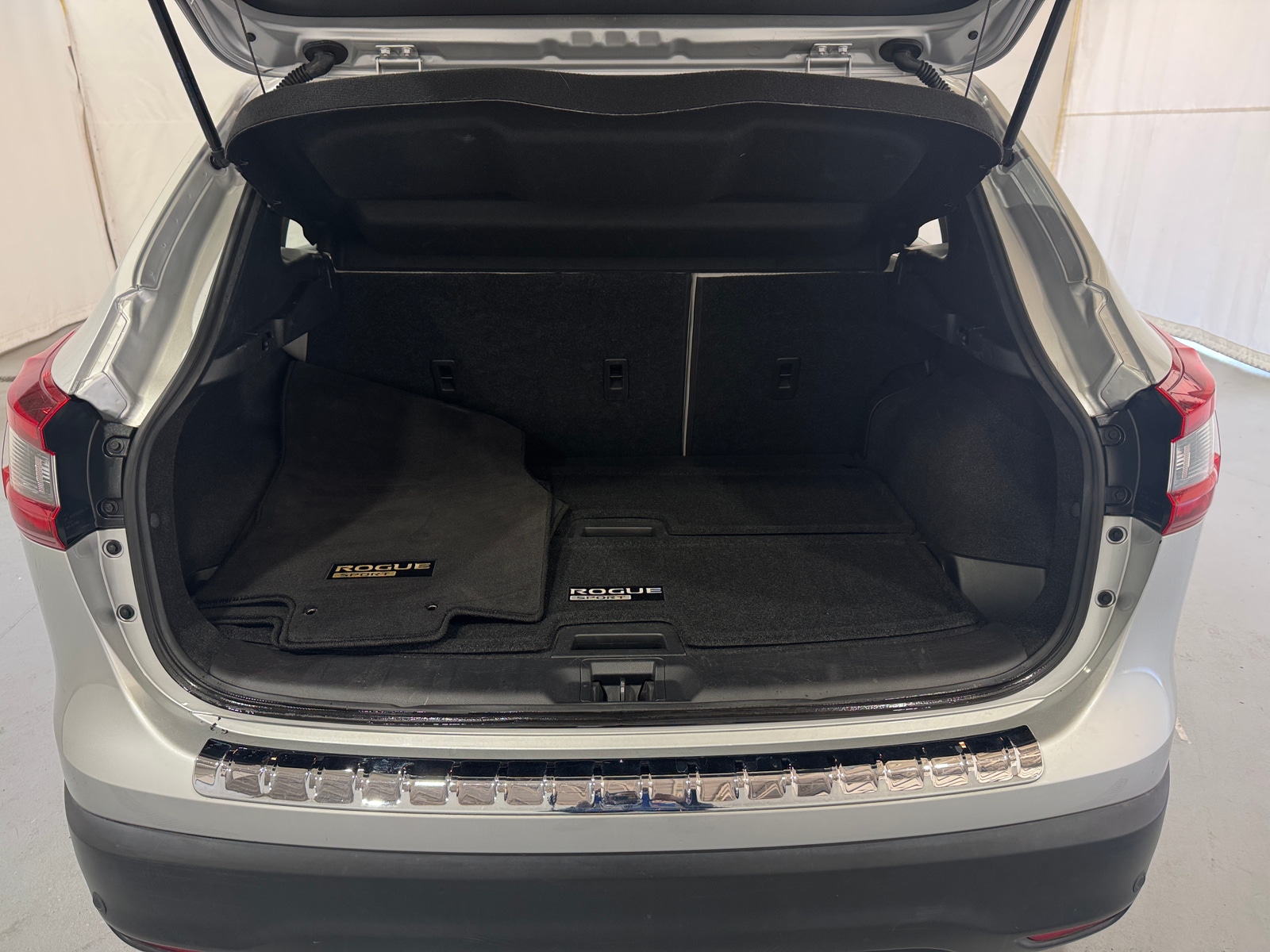 Thumbnail: 2020 Nissan Rogue Sport - 7