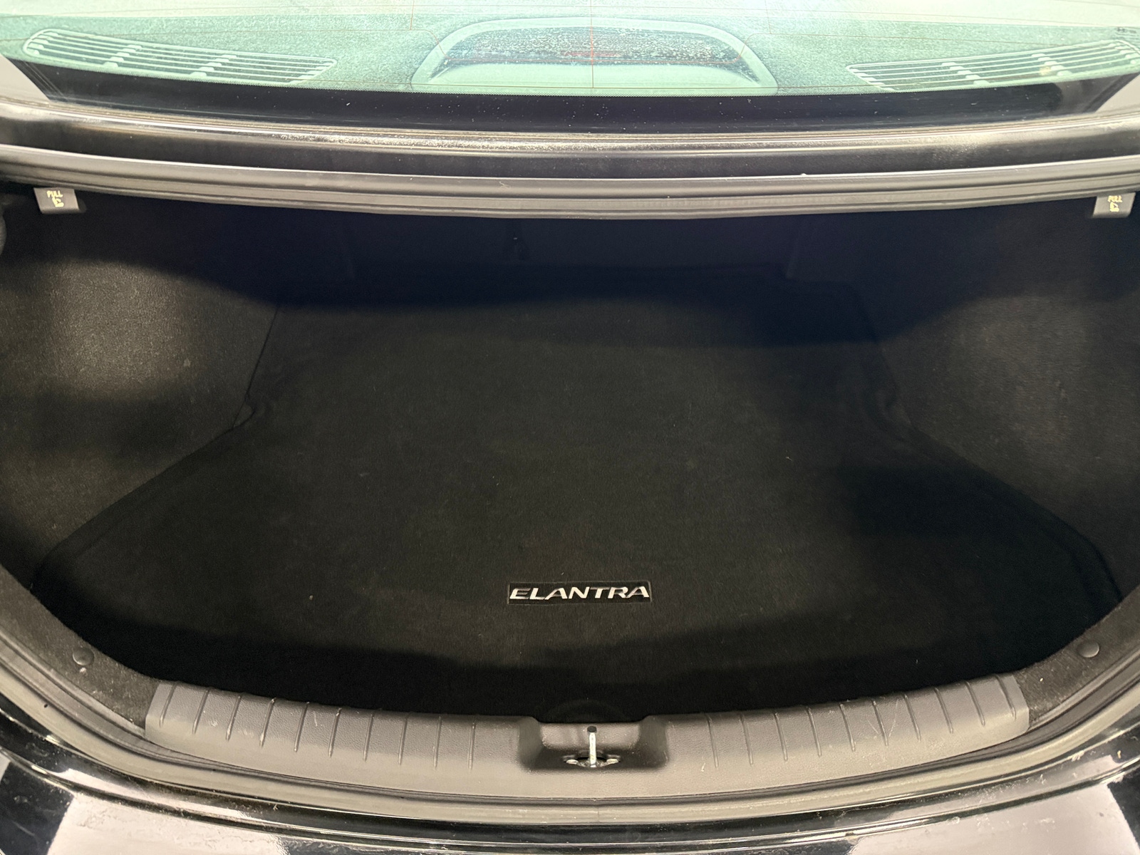 Thumbnail: 2017 Hyundai Elantra - 6