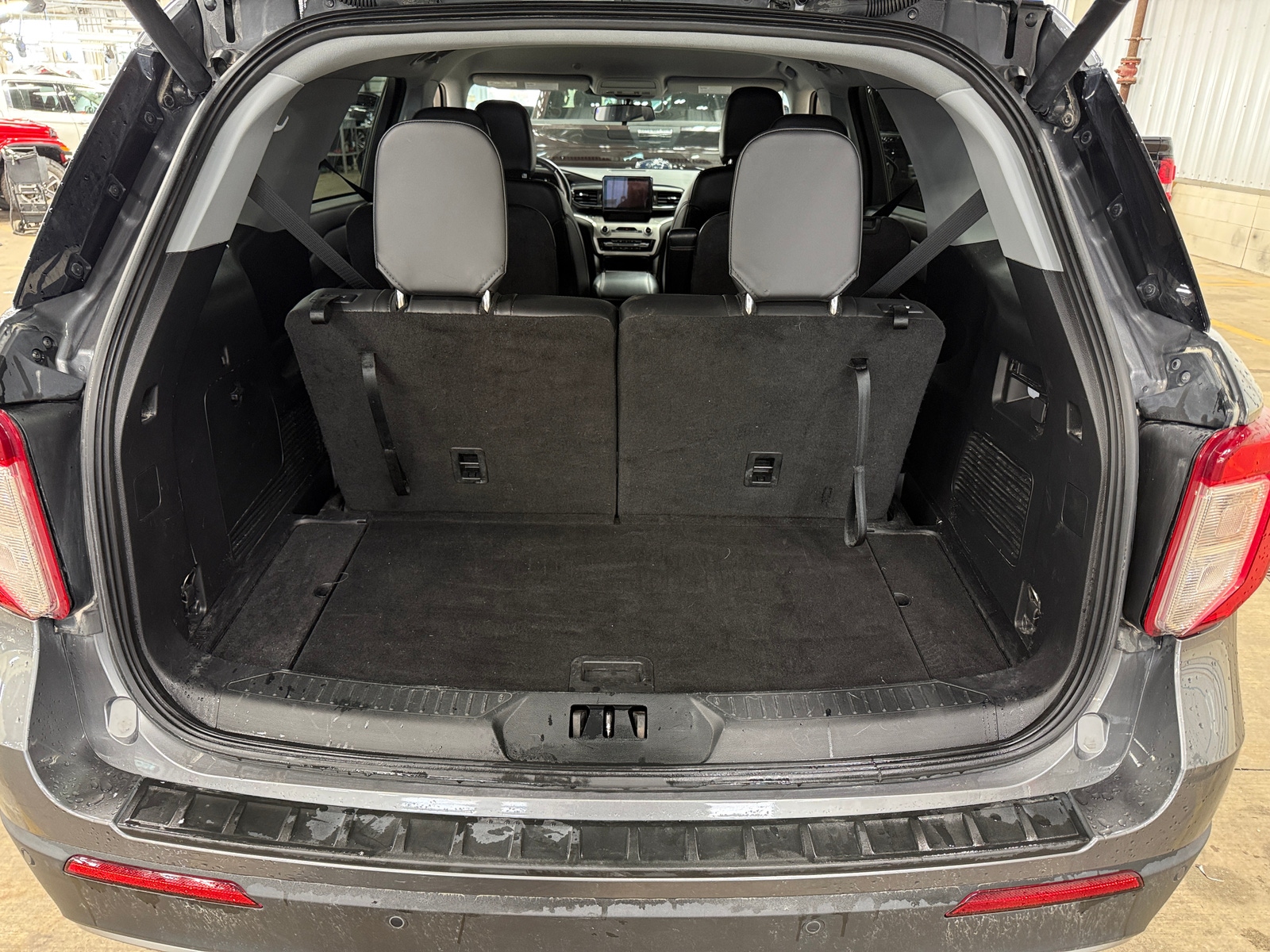 Thumbnail: 2022 Ford Explorer - 7