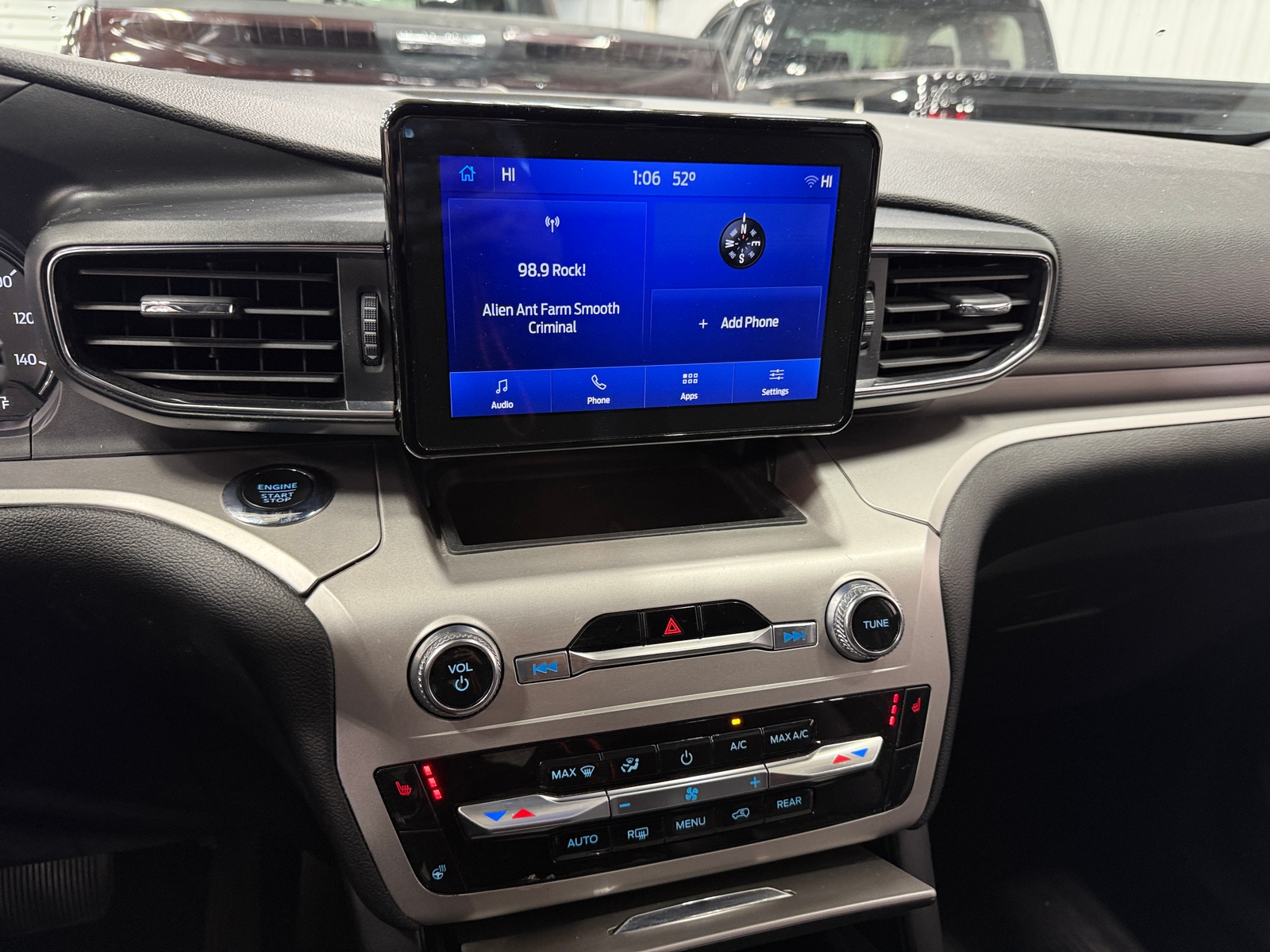 Thumbnail: 2022 Ford Explorer - 4