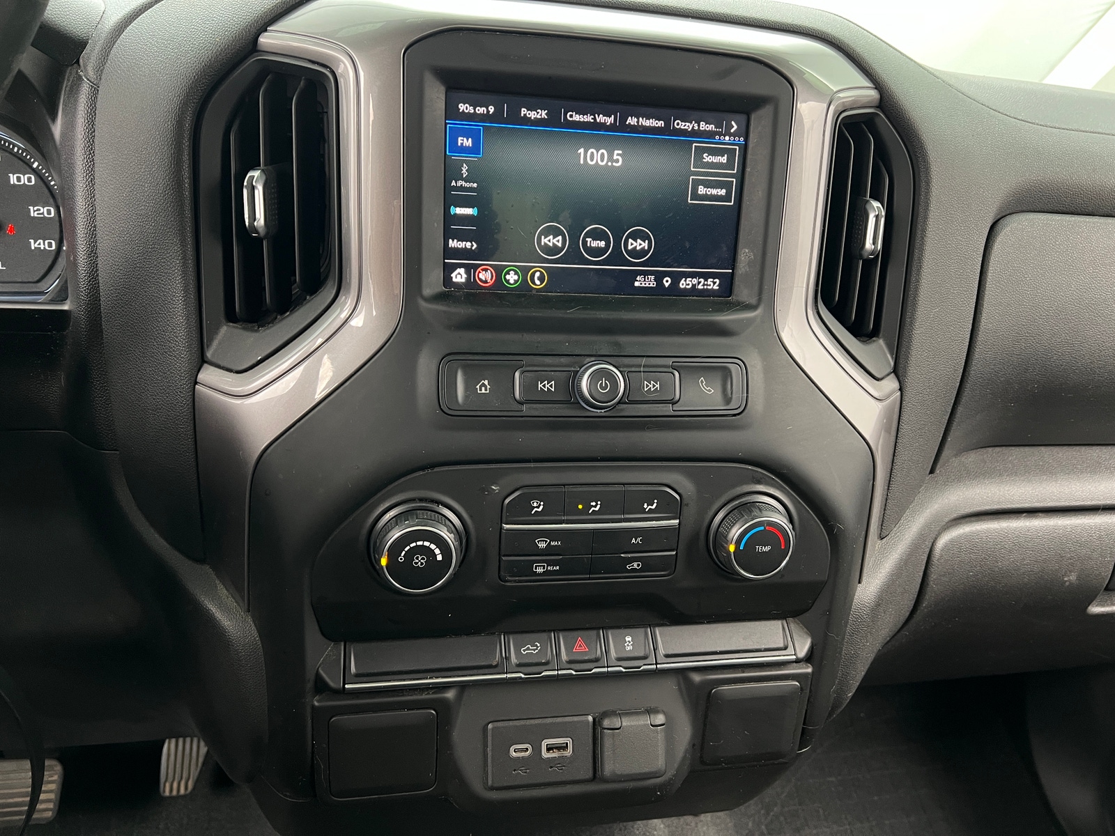 Thumbnail: 2021 Chevrolet Silverado 1500 - 4