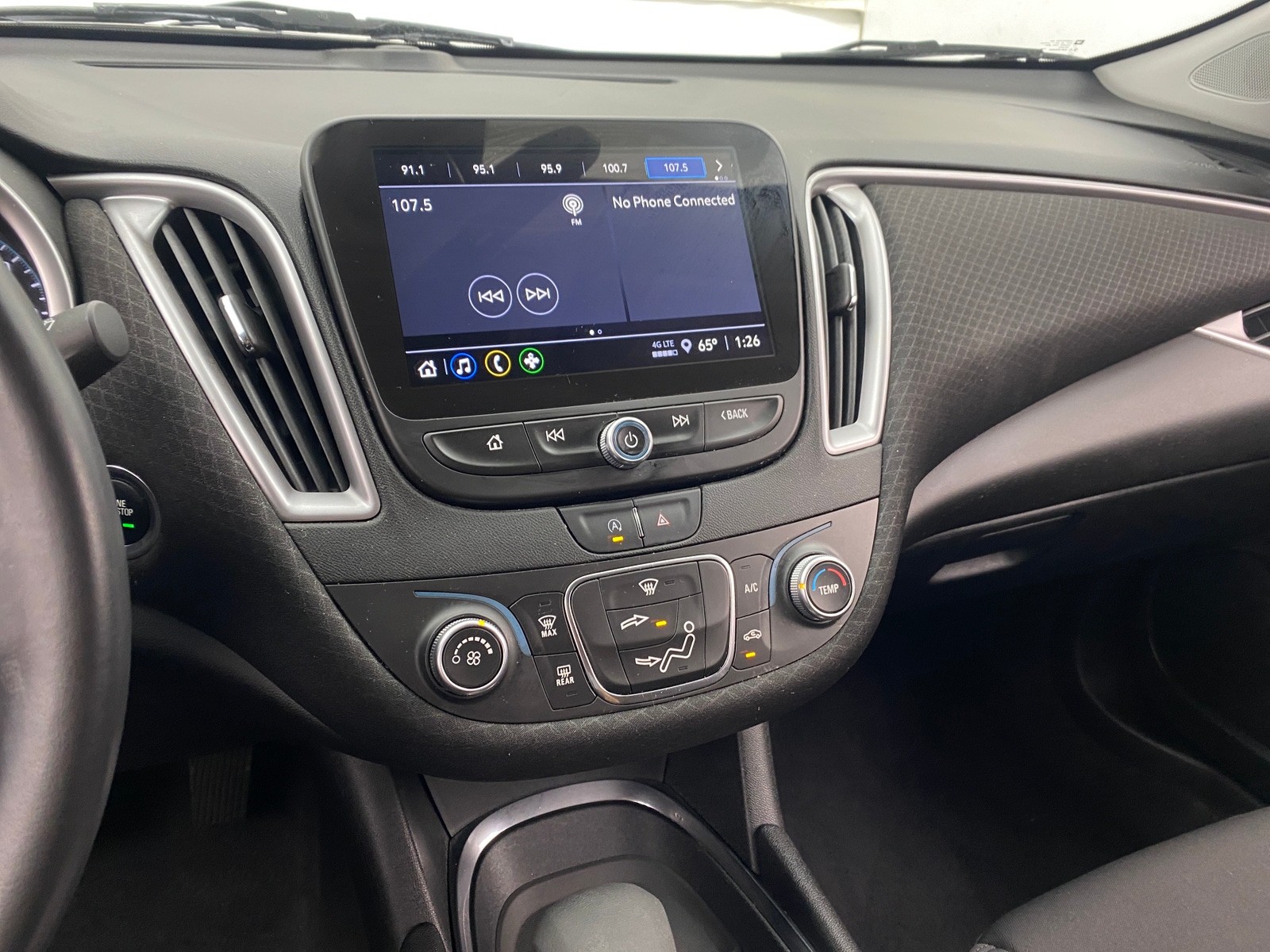 Thumbnail: 2021 Chevrolet Malibu - 4