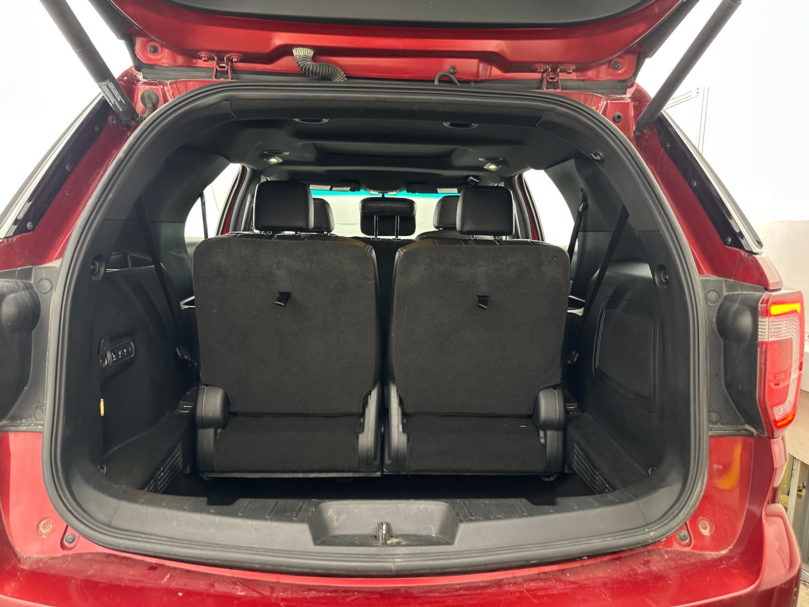 Thumbnail: 2017 Ford Explorer - 6