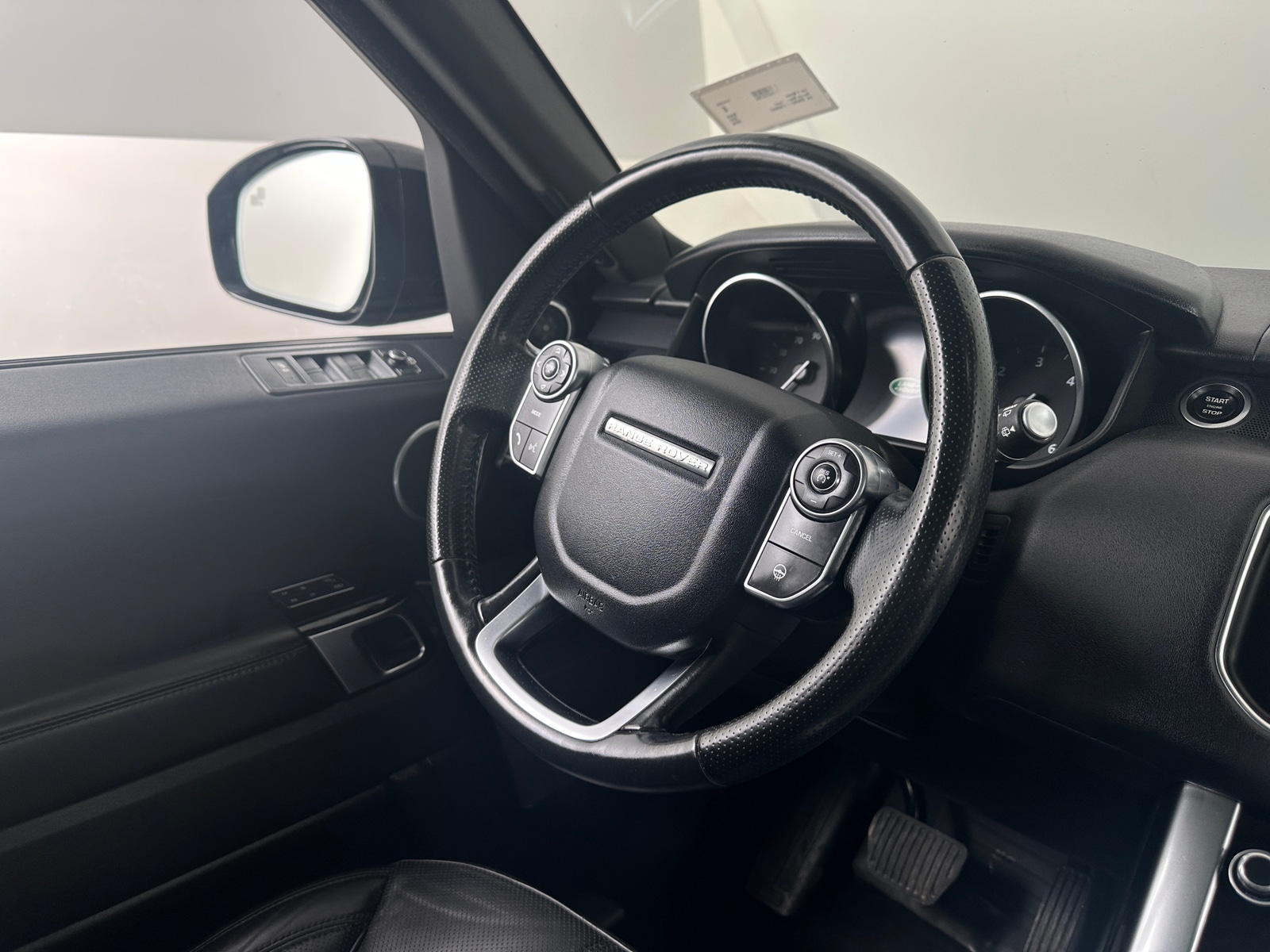 Thumbnail: 2016 Land Rover Range Rover Sport - 4