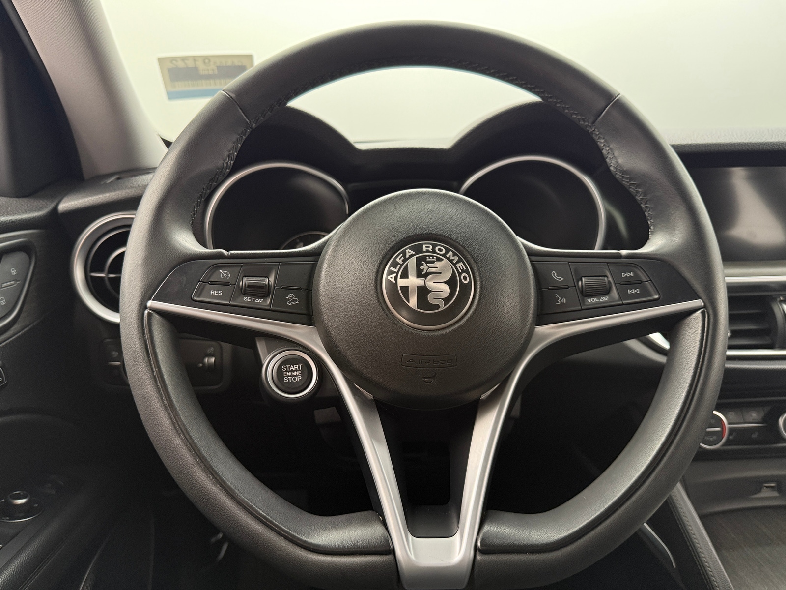Thumbnail: 2018 Alfa Romeo Stelvio - 4
