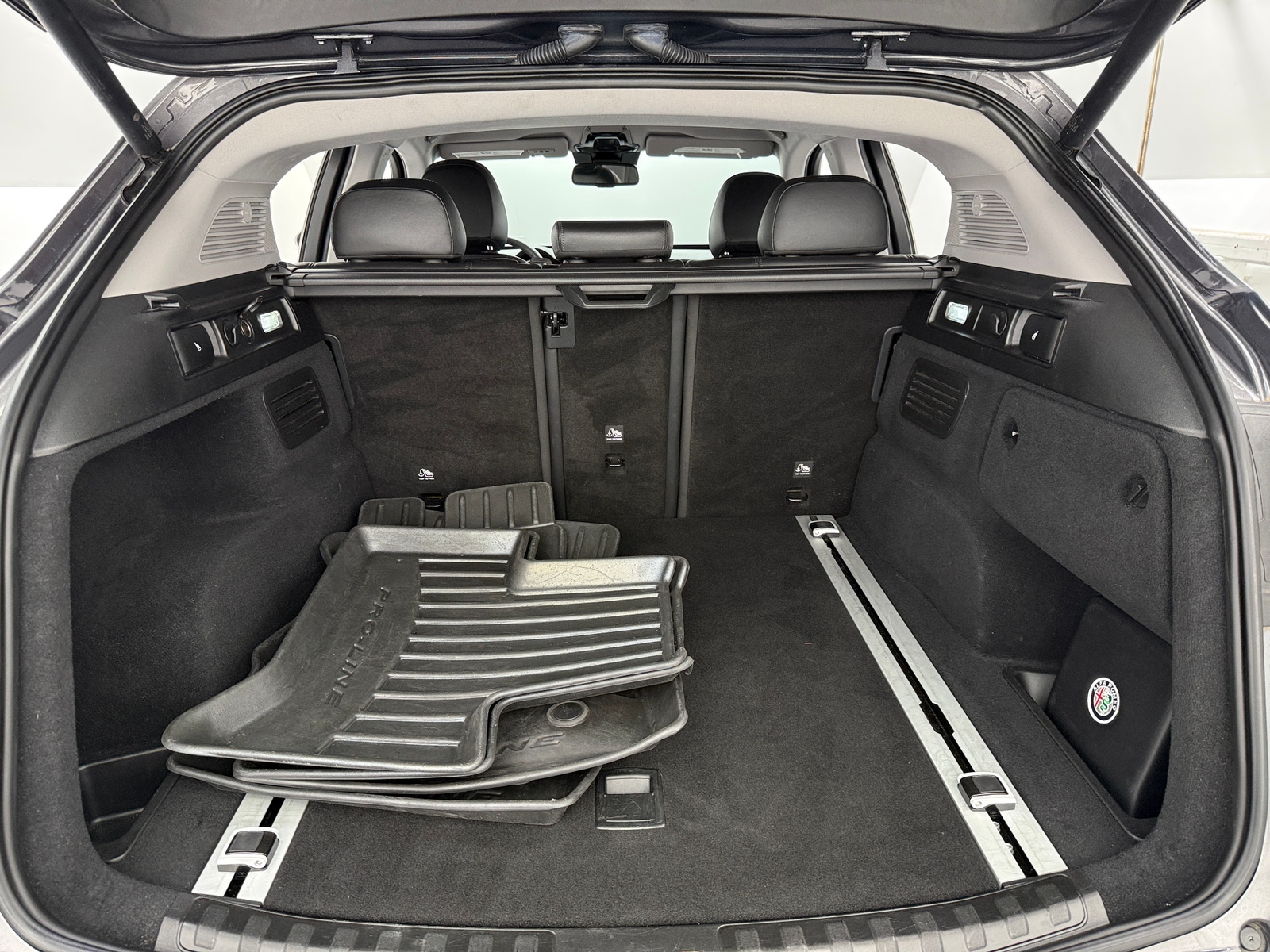 Thumbnail: 2018 Alfa Romeo Stelvio - 6