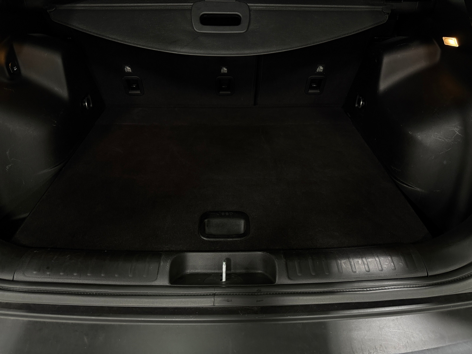 Thumbnail: 2021 Jeep Cherokee - 7