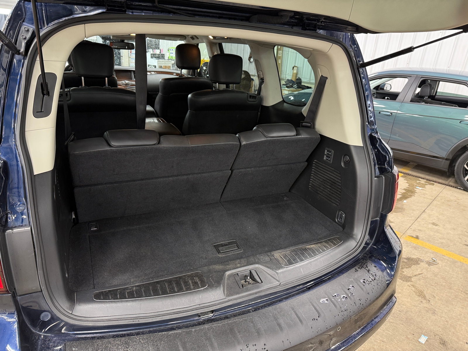 Thumbnail: 2018 INFINITI QX80 - 6