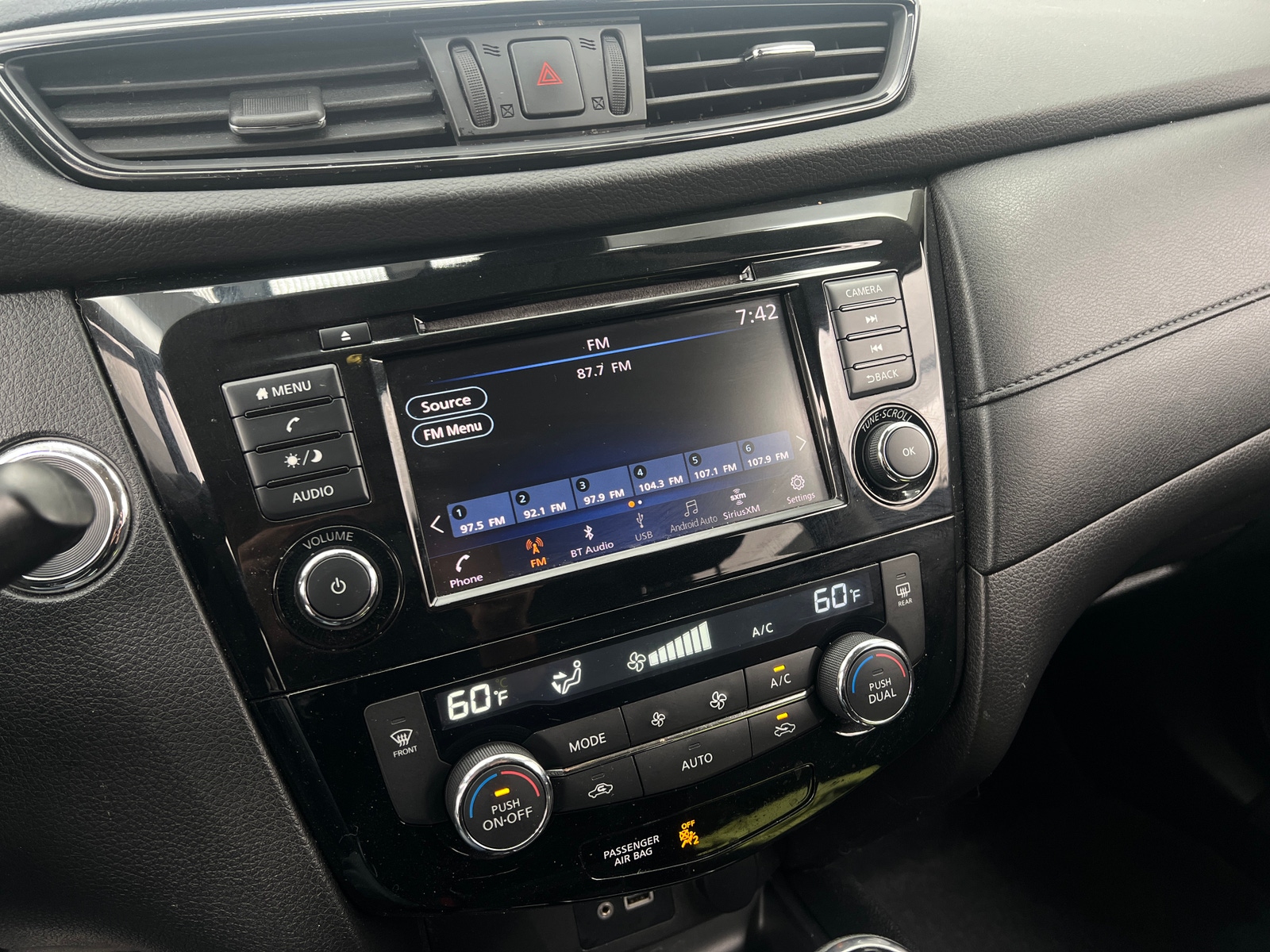 Thumbnail: 2019 Nissan Rogue - 4