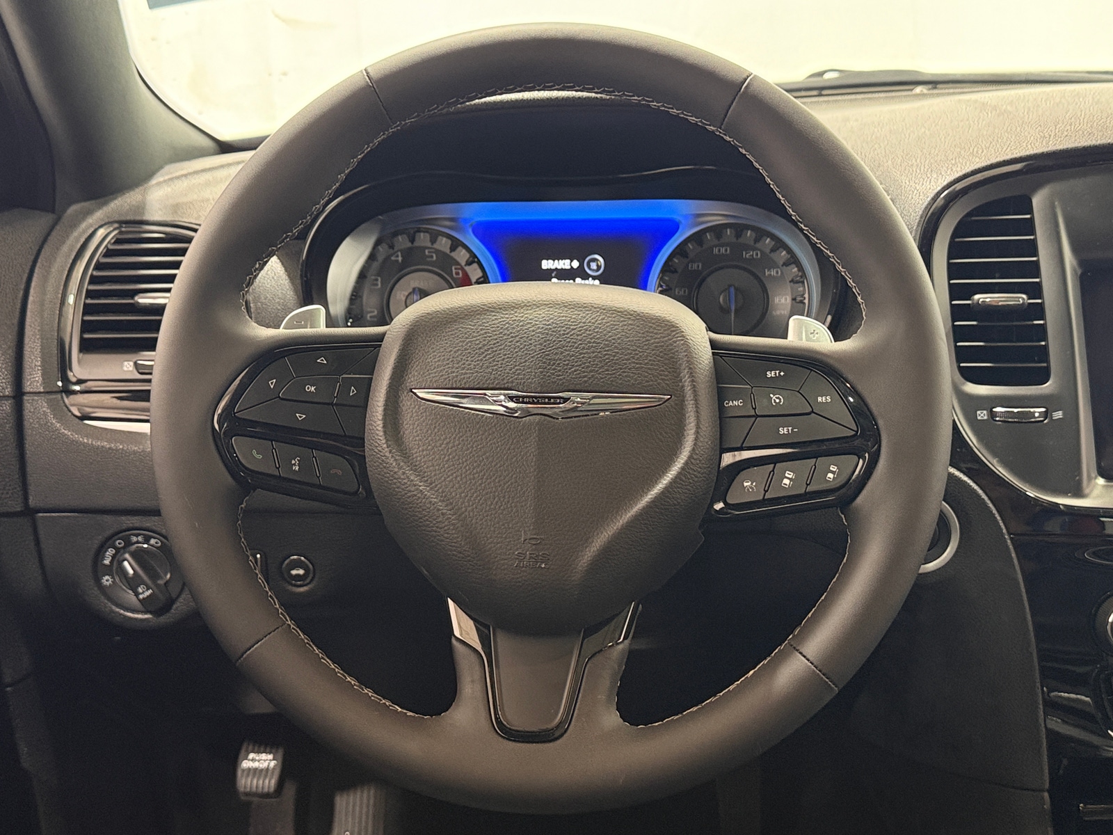 Thumbnail: 2022 Chrysler 300 - 4