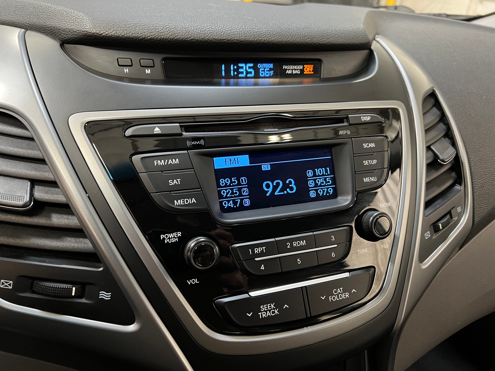 Thumbnail: 2016 Hyundai Elantra - 4