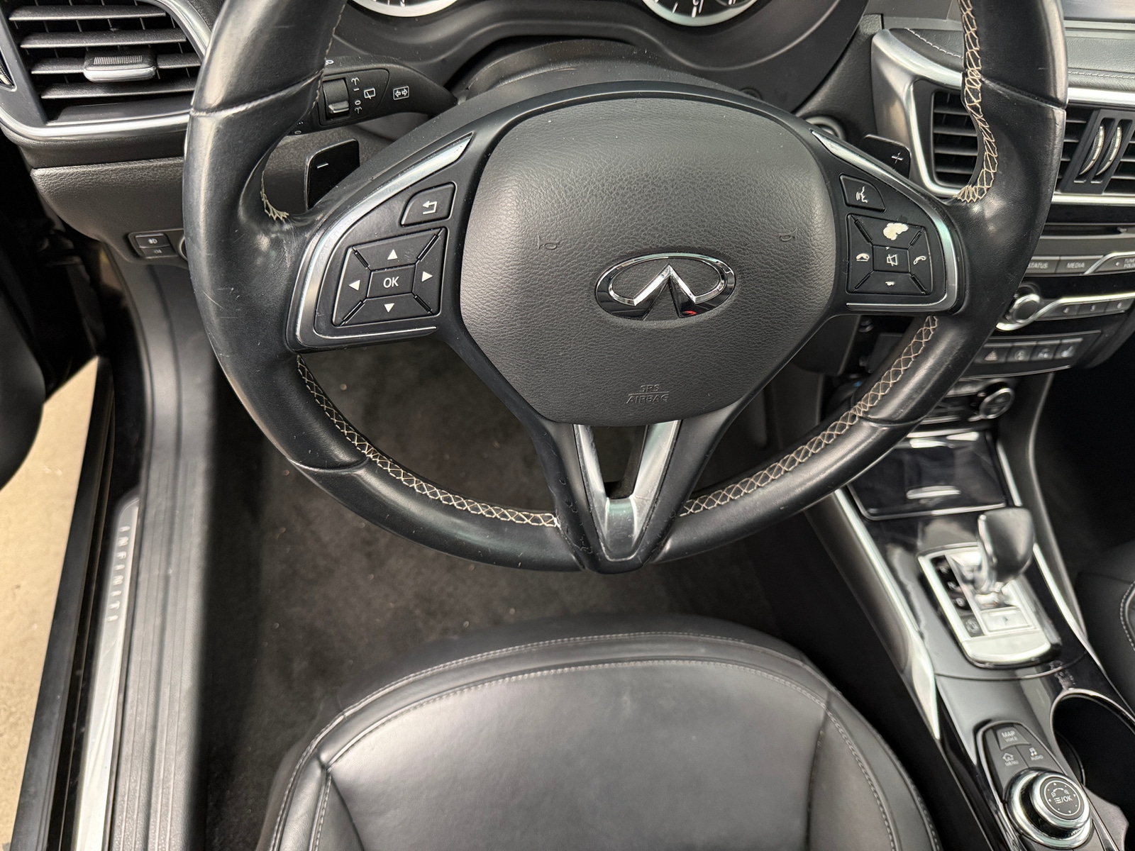 Thumbnail: 2018 INFINITI QX30 - 4