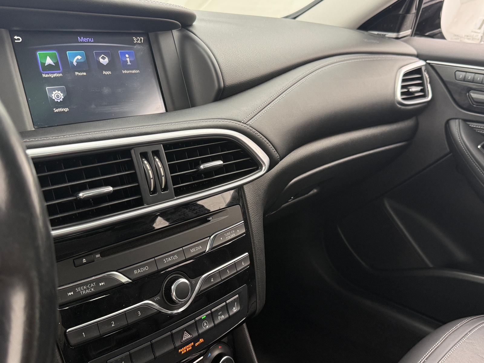 Thumbnail: 2018 INFINITI QX30 - 3