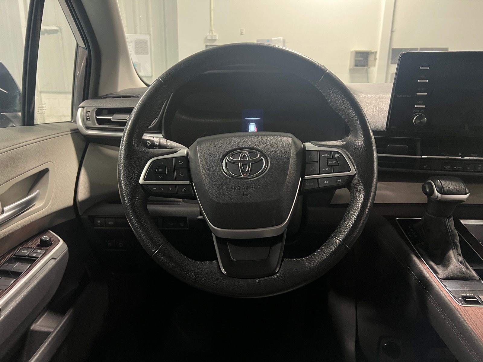 Thumbnail: 2024 Toyota Sienna - 4