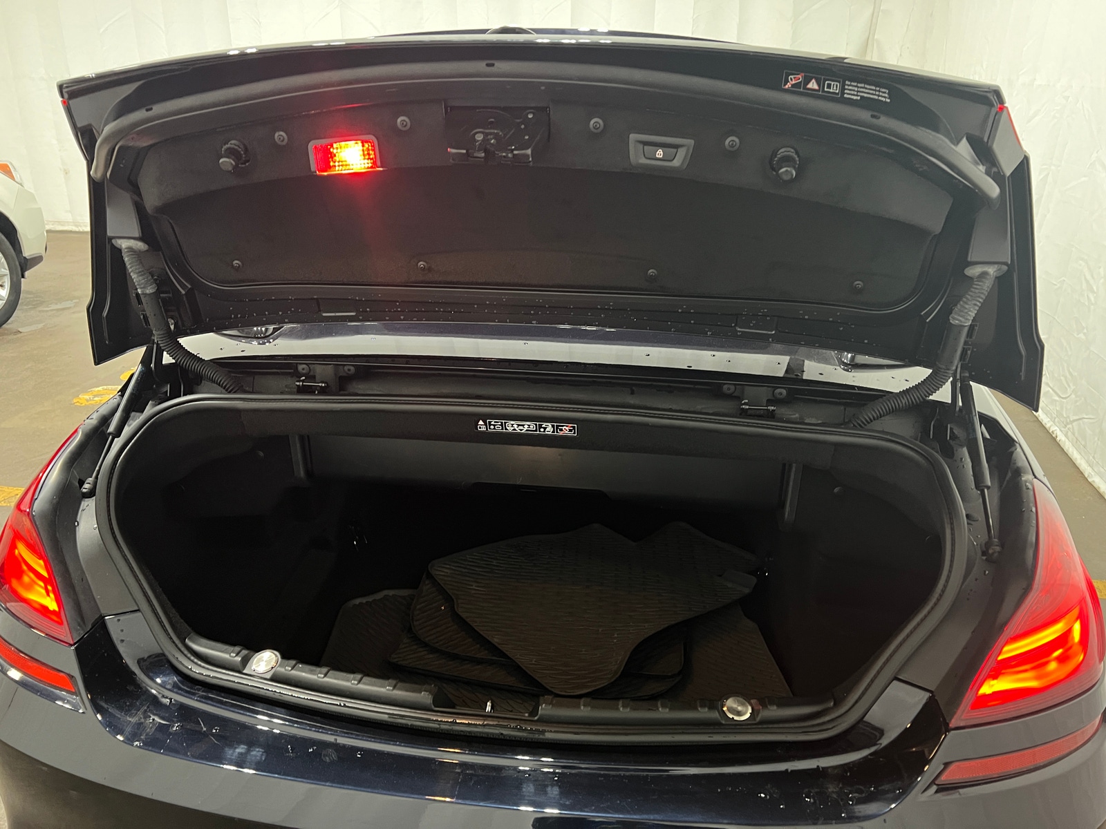 Thumbnail: 2014 BMW 6 Series - 6