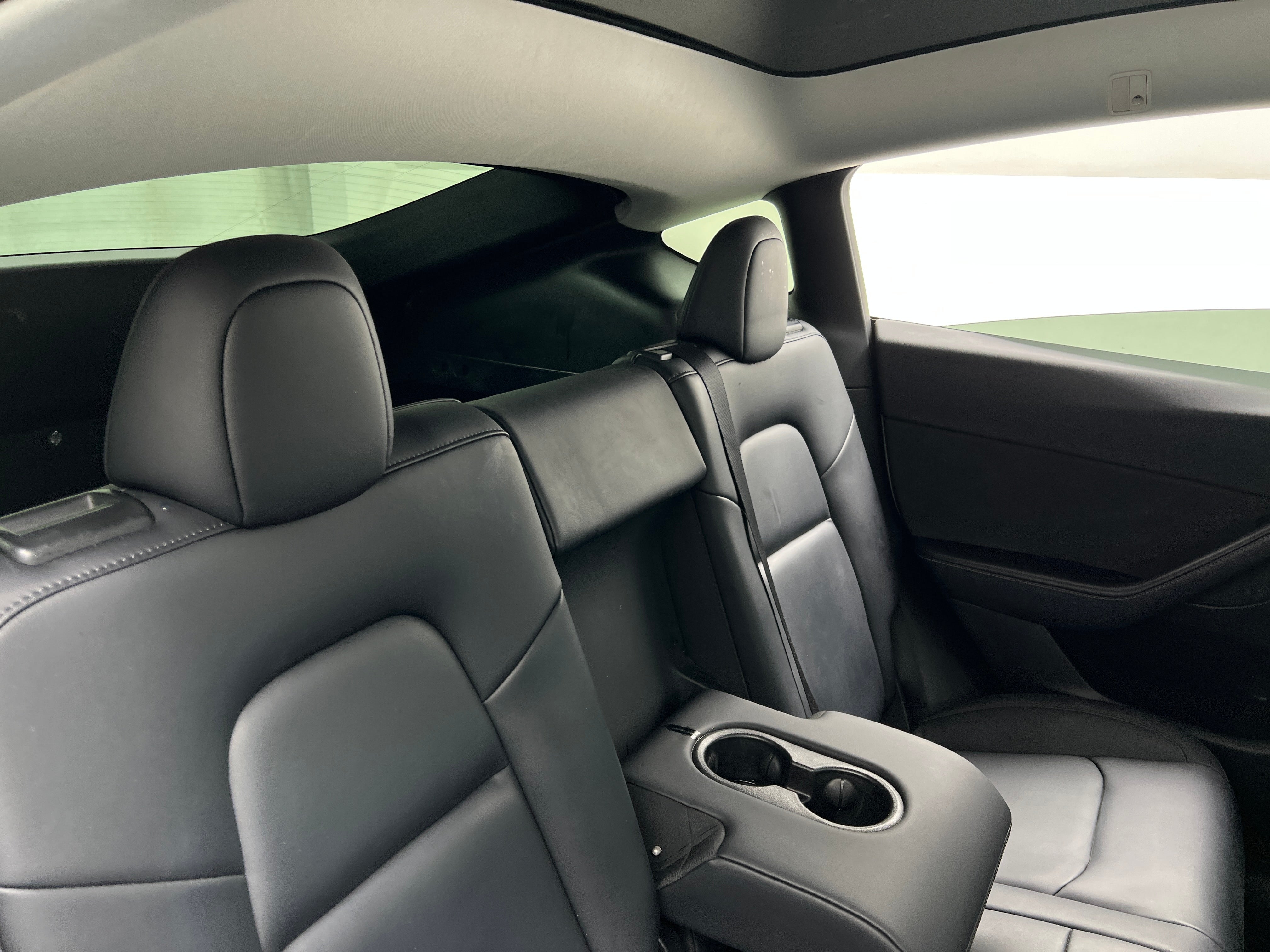 Used 2022 Tesla Model Y Long Range with VIN 7SAYGDEEXNF425621 for sale in Oak Creek, WI