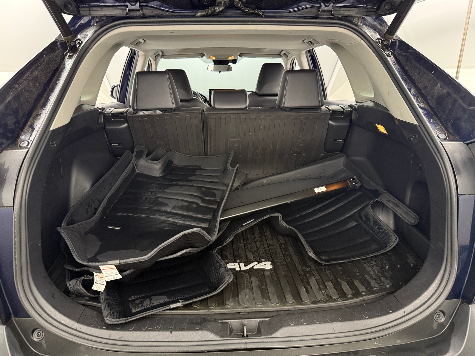 Thumbnail: 2019 Toyota RAV4 - 6