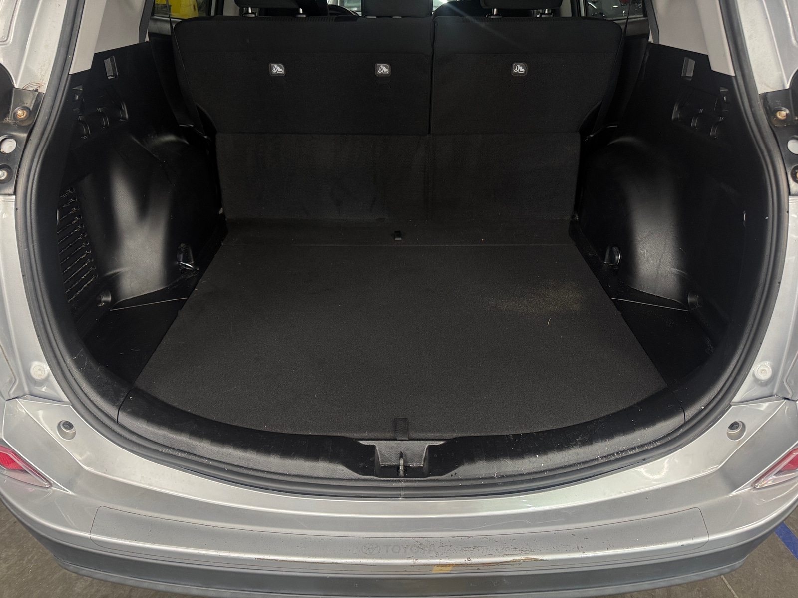 Thumbnail: 2018 Toyota RAV4 - 7