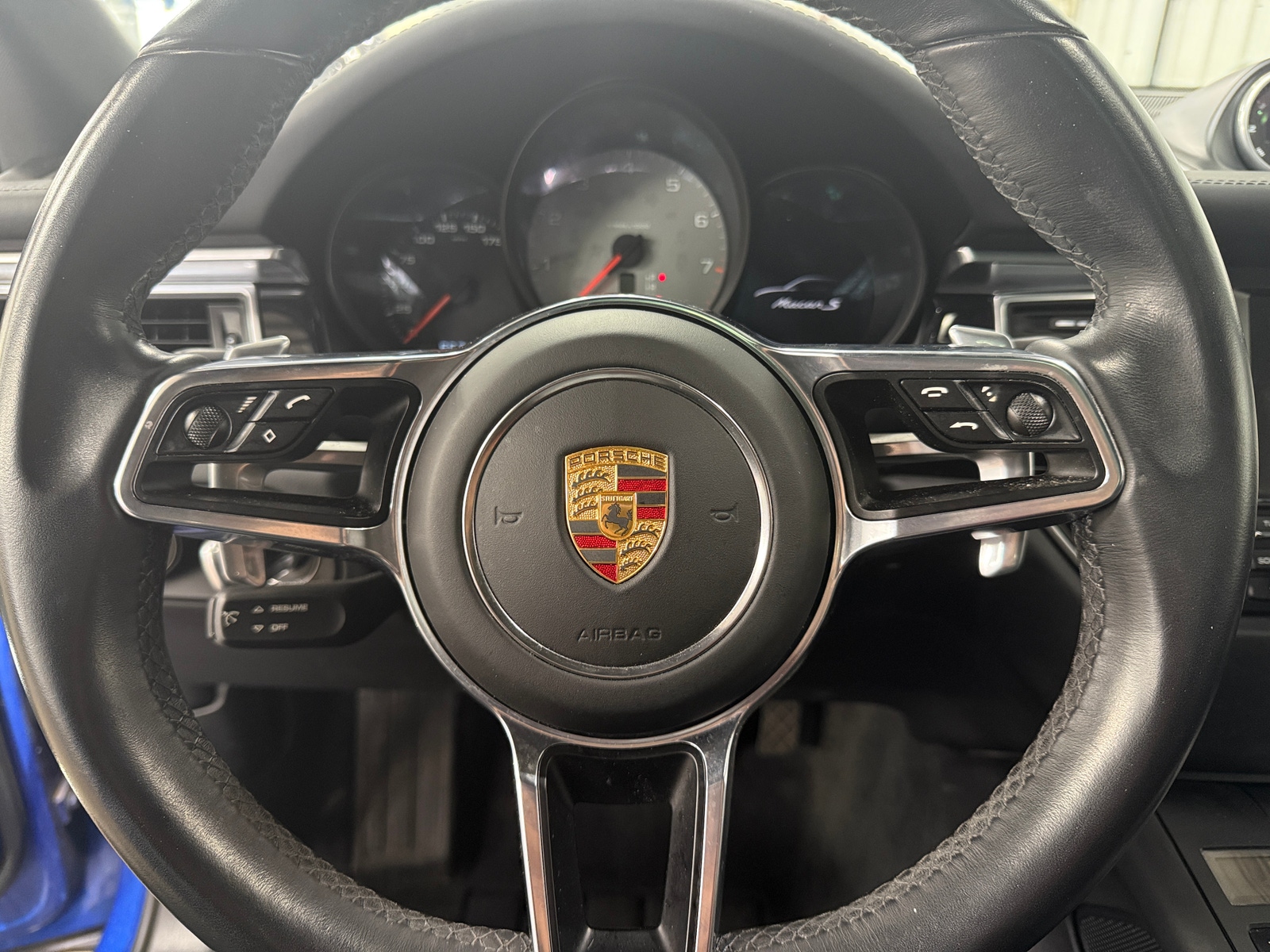 Thumbnail: 2015 Porsche Macan - 4