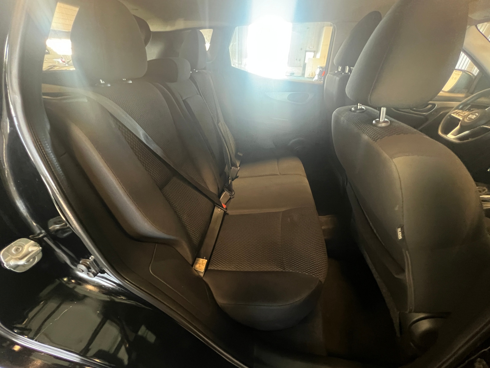 Thumbnail: 2017 Nissan Rogue Sport - 6