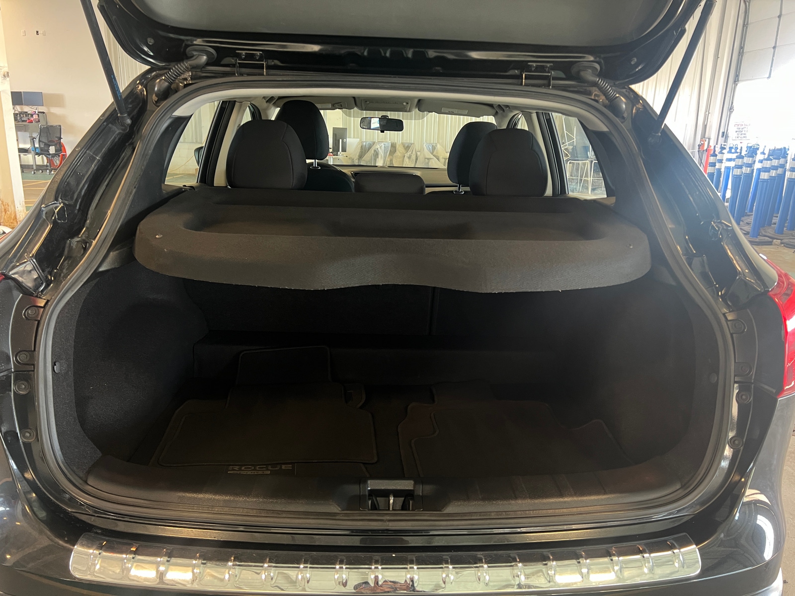 Thumbnail: 2017 Nissan Rogue Sport - 7