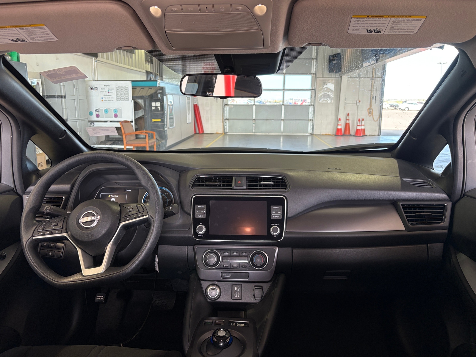 Thumbnail: 2025 Nissan Leaf - 3