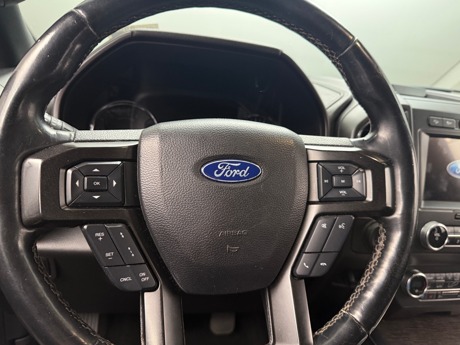 Thumbnail: 2019 Ford Expedition - 4