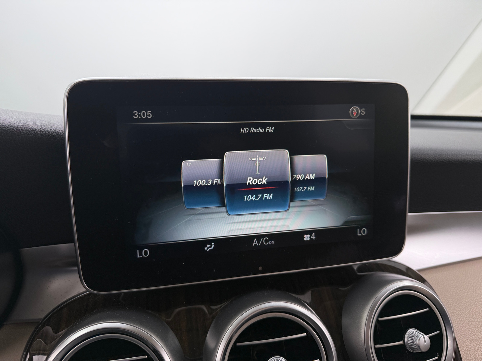 Thumbnail: 2018 Mercedes-Benz GLC - 3