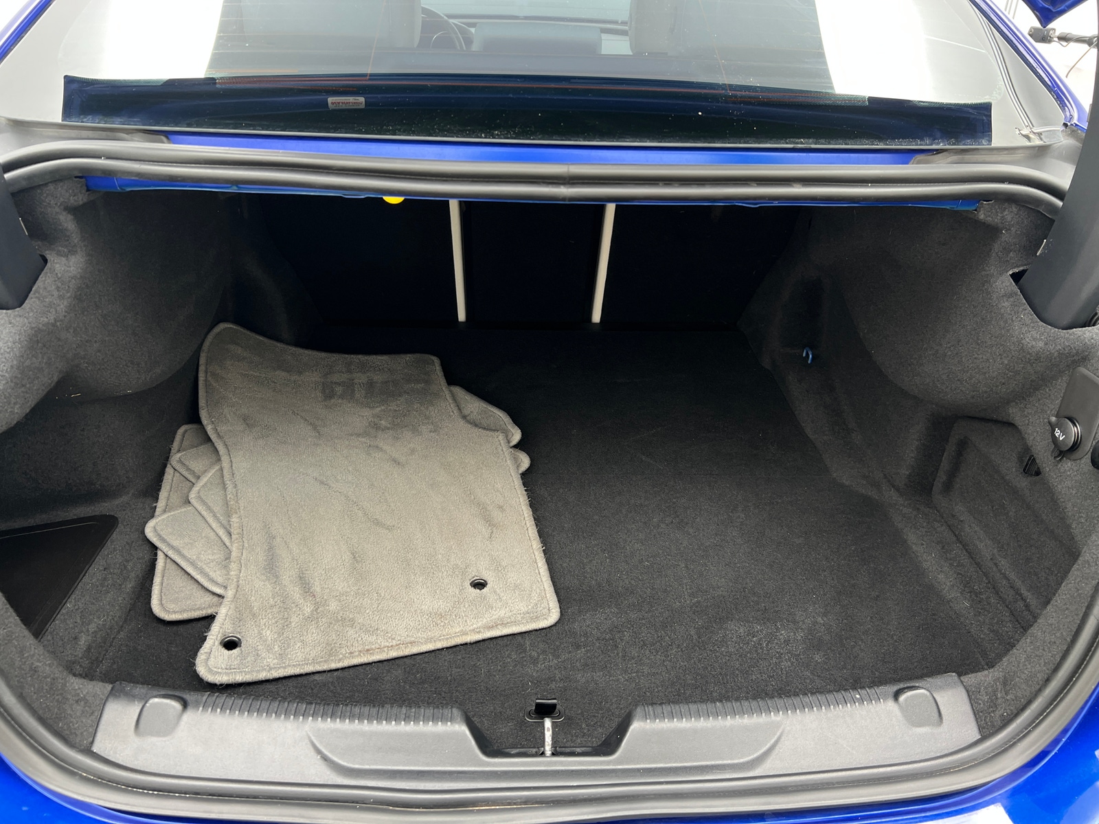 Thumbnail: 2017 Jaguar XE - 6