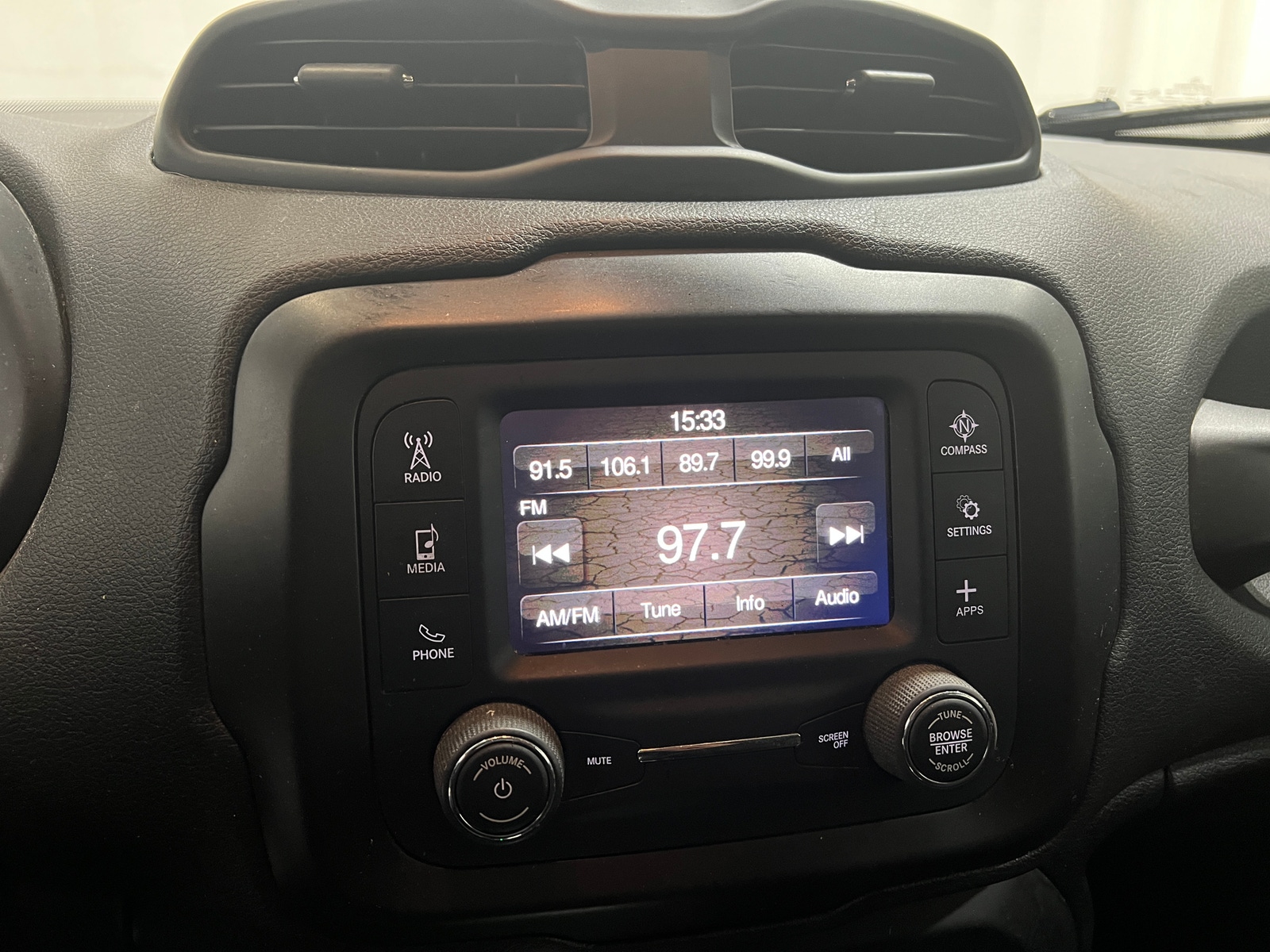 Thumbnail: 2019 Jeep Renegade - 4