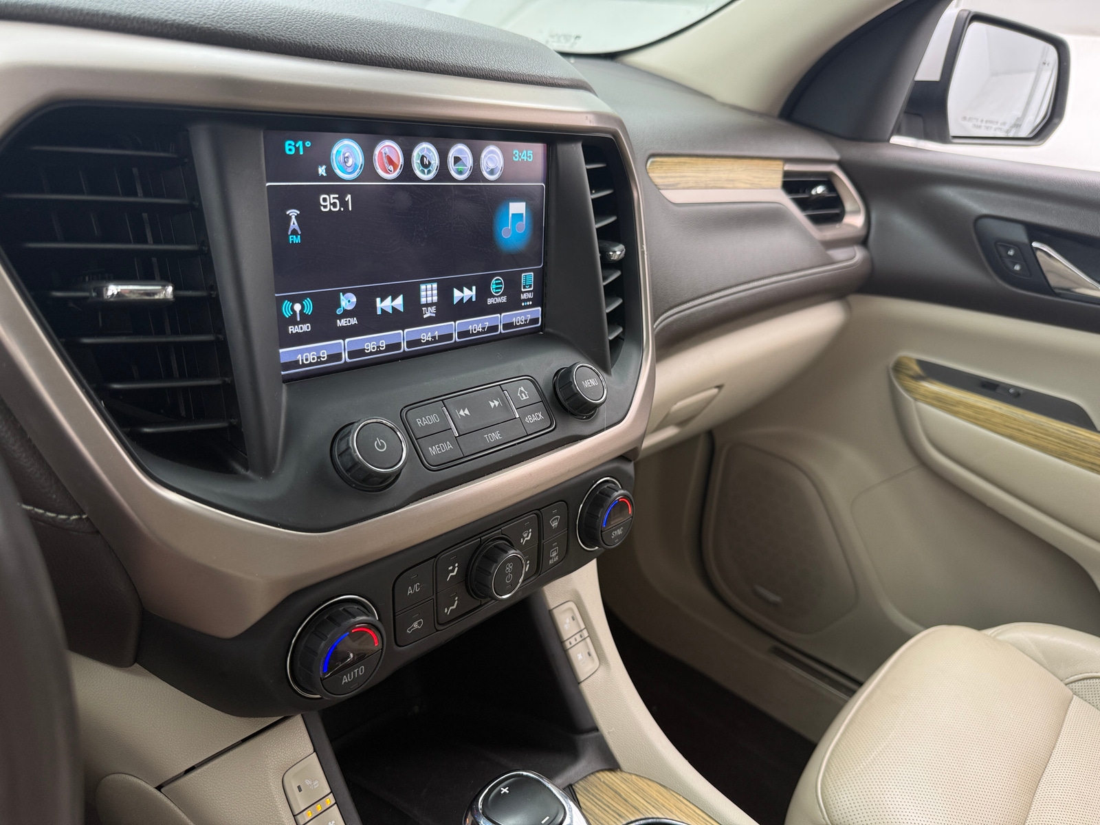 Thumbnail: 2018 GMC Acadia - 3