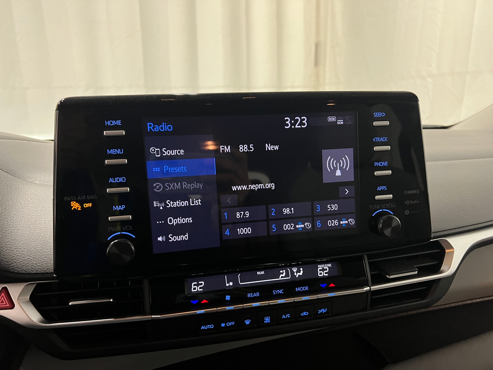 Thumbnail: 2024 Toyota Sienna - 4