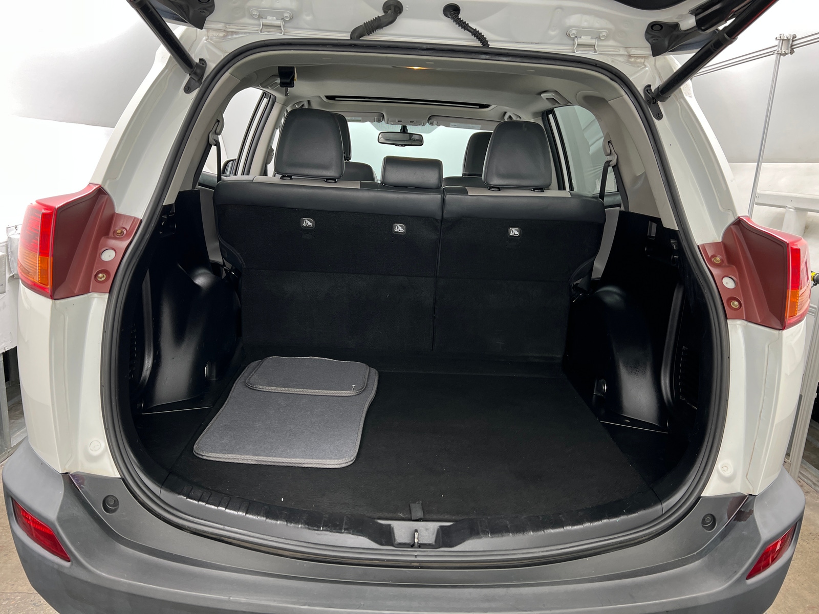 Thumbnail: 2014 Toyota RAV4 - 6