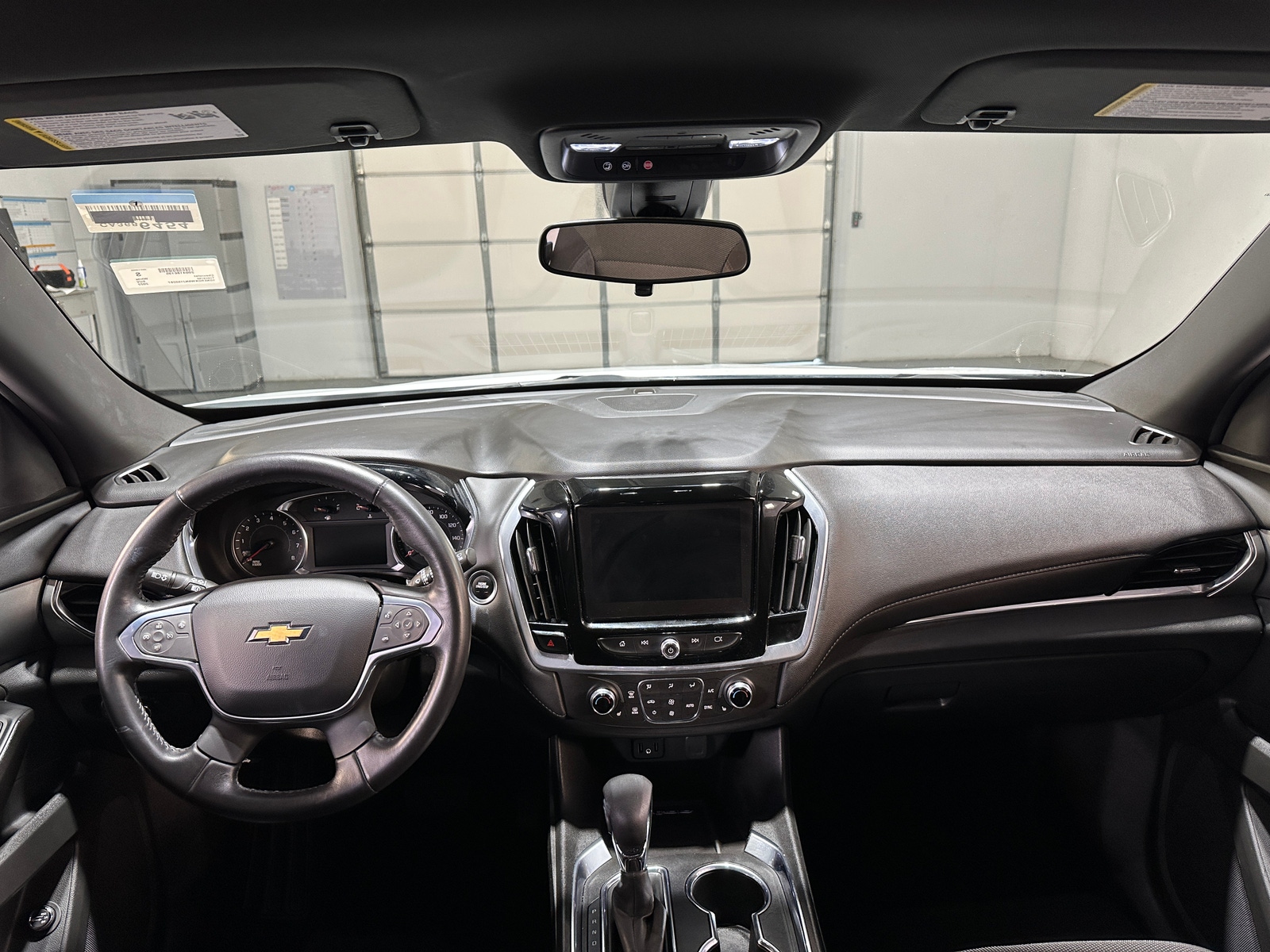 Thumbnail: 2022 Chevrolet Traverse - 3