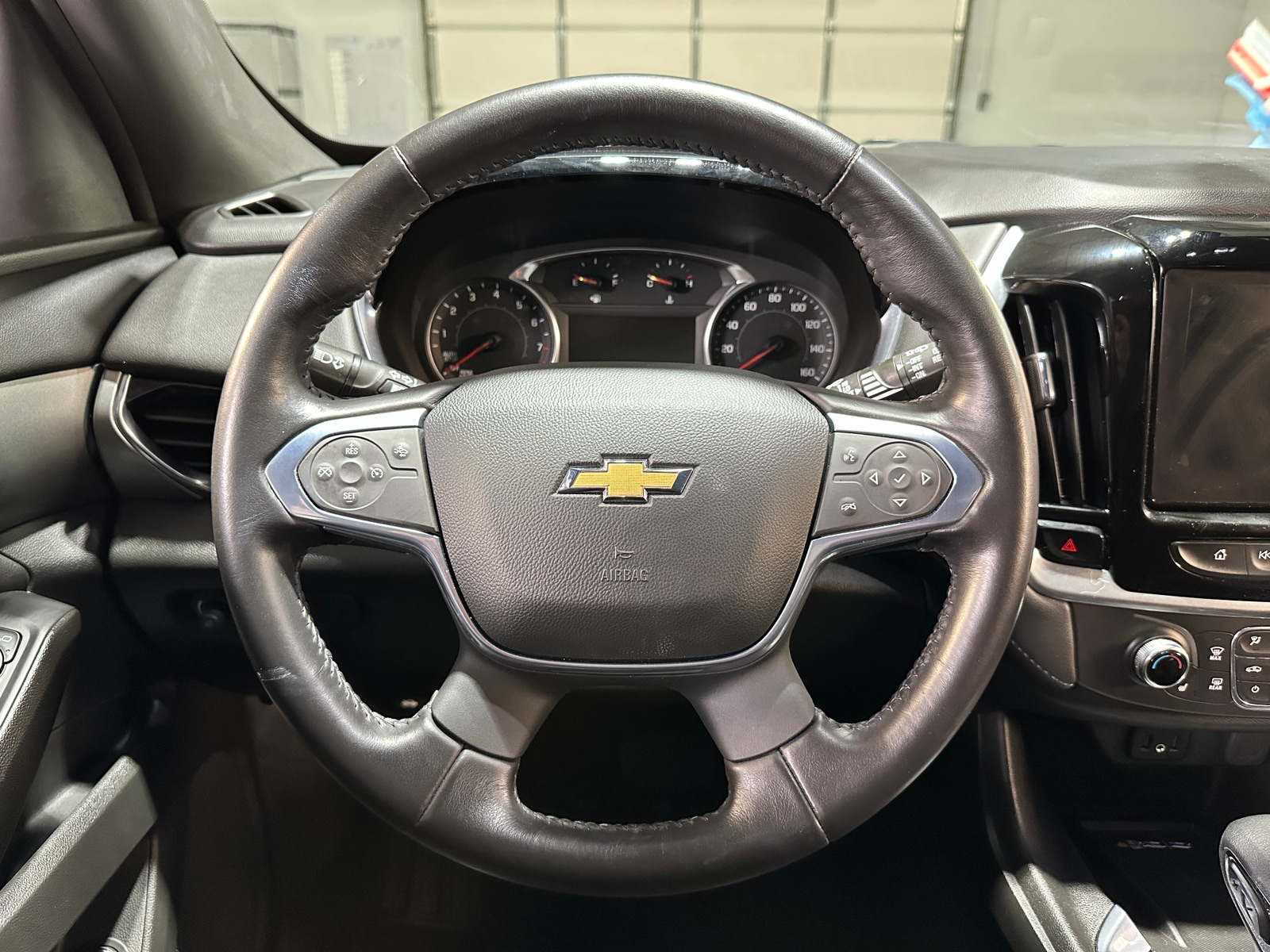 Thumbnail: 2022 Chevrolet Traverse - 5