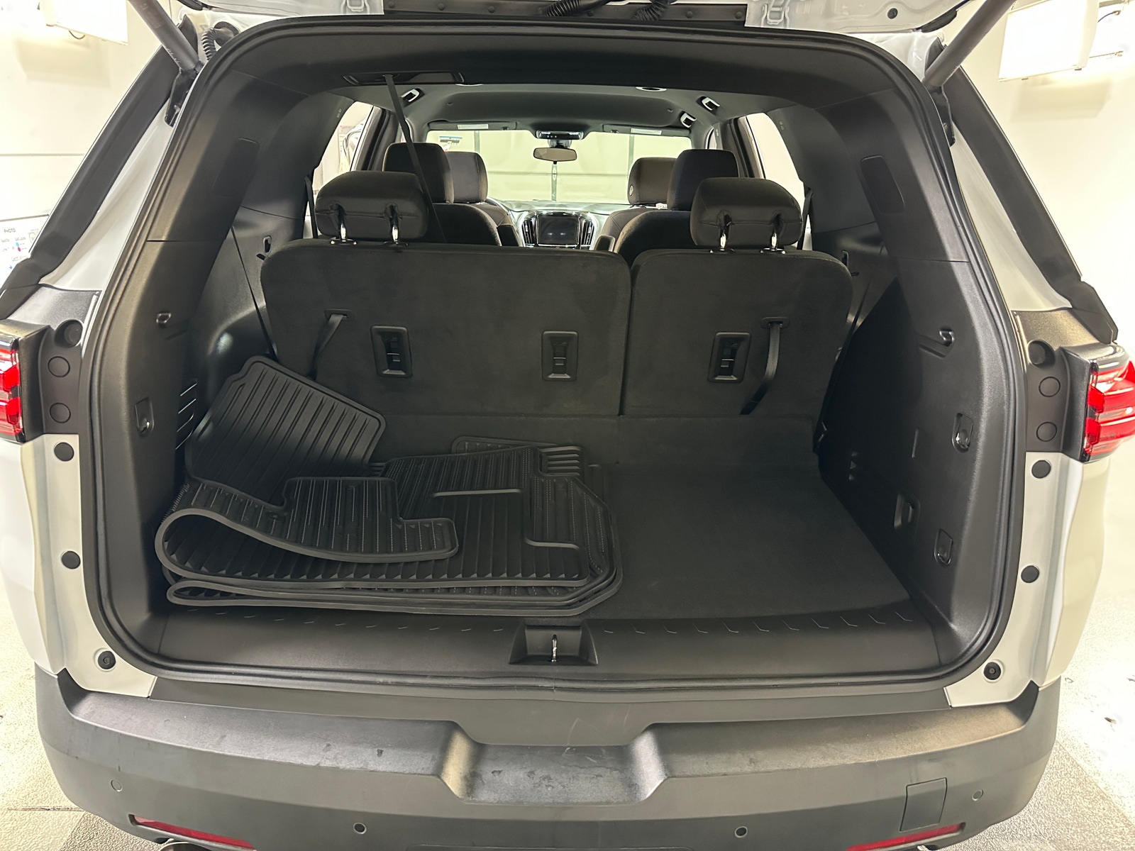 Thumbnail: 2022 Chevrolet Traverse - 7