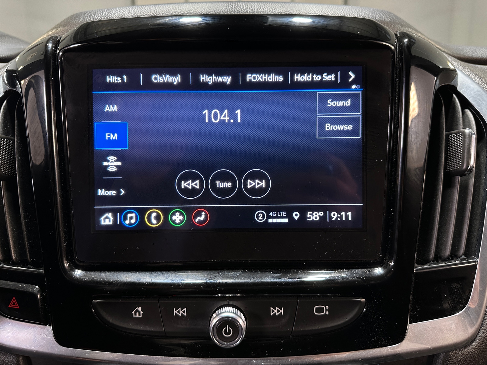 Thumbnail: 2022 Chevrolet Traverse - 4